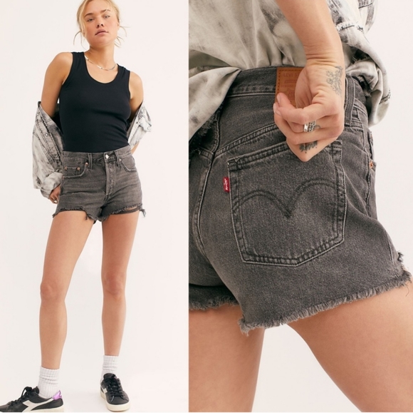 Levi's Faded Black Grey High Rise Button Up Jean Short Size 31 - Picture 5 of 13